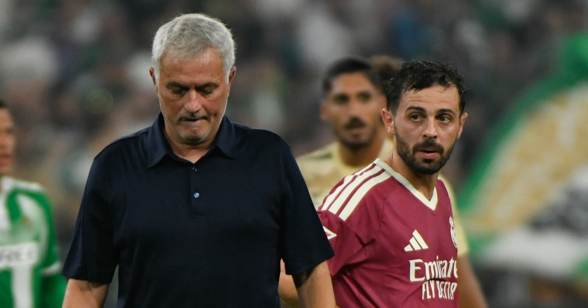 Mourinho: Onaj dečko pred mojom klupom izgledao je mrtav. Čekao sam hitnu pomoć