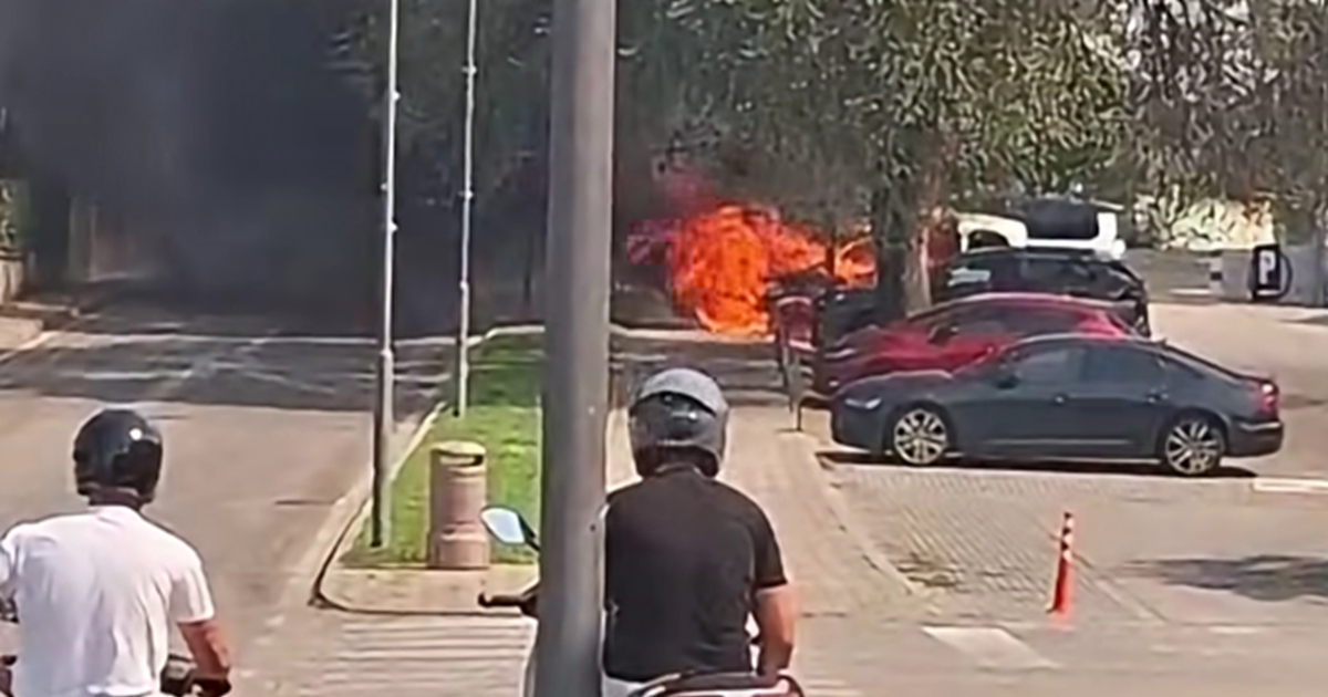 U Vodicama zapalio šefu auto pa mu poslao snimku
