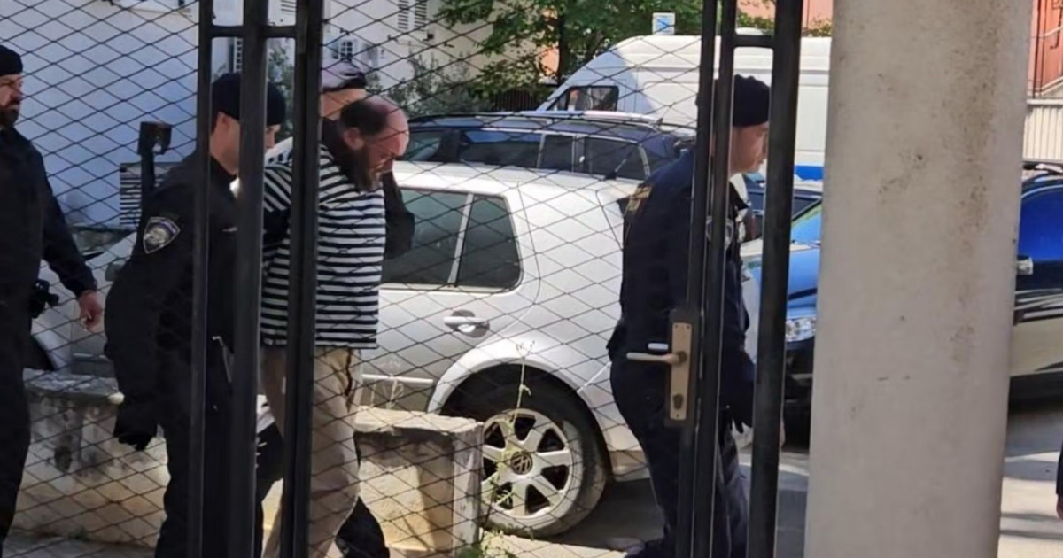 FOTO Policija odvela ubojicu iz Drniša