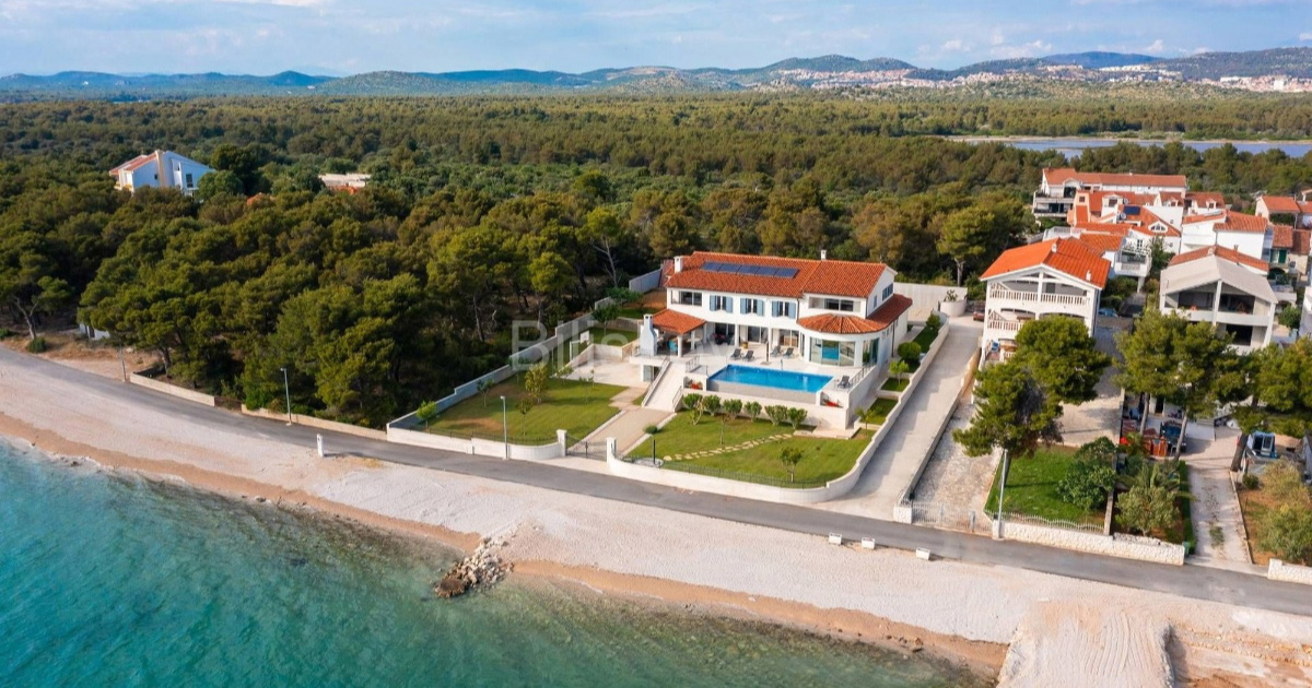 Vila kod Šibenika je među najskupljim nekretninama u RH (i prodaje se uz popust)