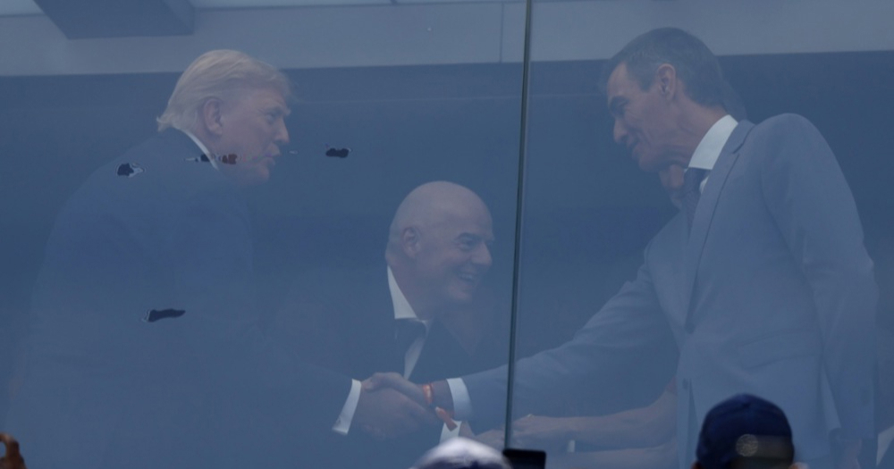 FOTO Trump se nakon uvreda i prijetnji Španjolskoj rukovao sa Sánchezom