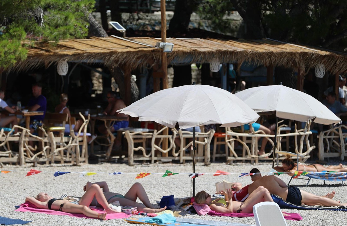 Dio Makarana nezadovoljan ograničenjem prodaje alkohola. "Živimo od turizma, užas"