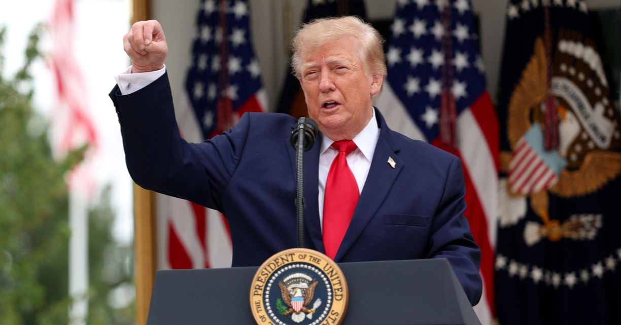 Trump: SAD će izgorjeti kao Francuska ako na međuizborima pobjede demokrati