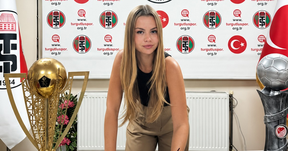 Ima 22 godine i postala je glavna trenerica turskog nogometnog kluba