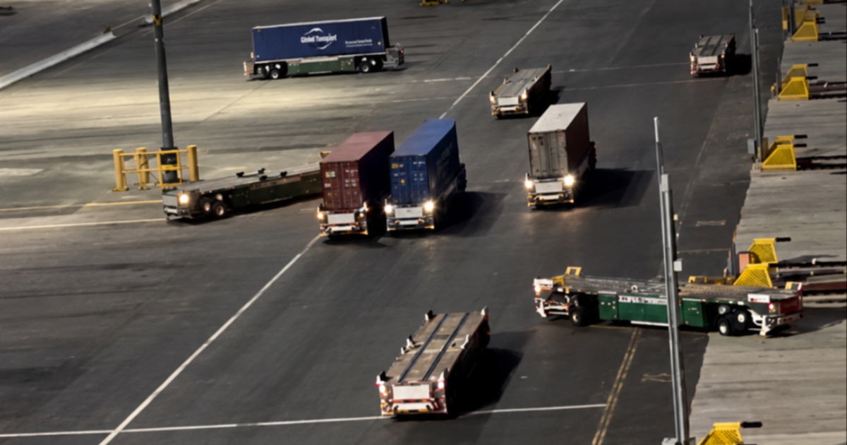 Je li ovo budućnost? Pogledajte kako izgleda luka u kojoj kamioni voze sami