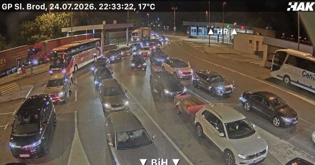 Velike gužve u Slavonskom Brodu. Kolone se protežu od granice do centra