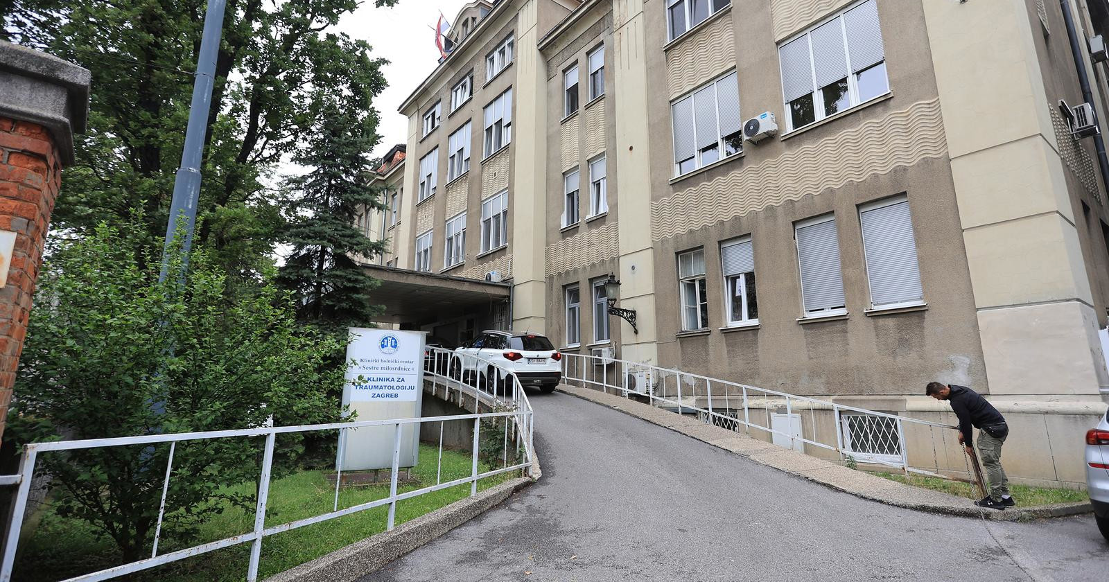 Četvero pacijenata iz Omiša stiglo u Zagreb, nekima opečeno do 70% tijela