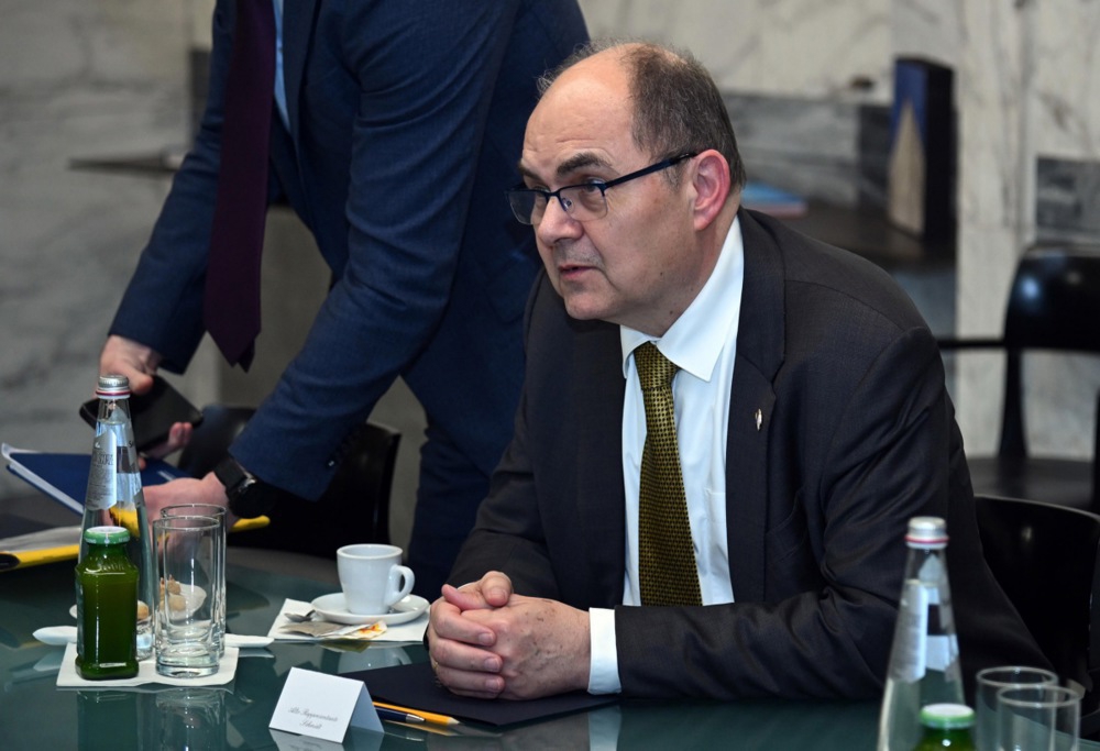 Schmidt: Pitanje je treba li BiH nastaviti s Daytonom