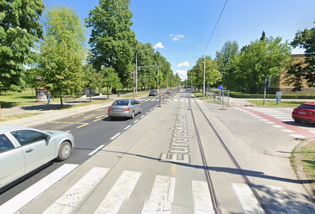 U Osijeku ukrao el. romobil pa se zabio u ženu na nogostupu. Teško je ozlijeđena