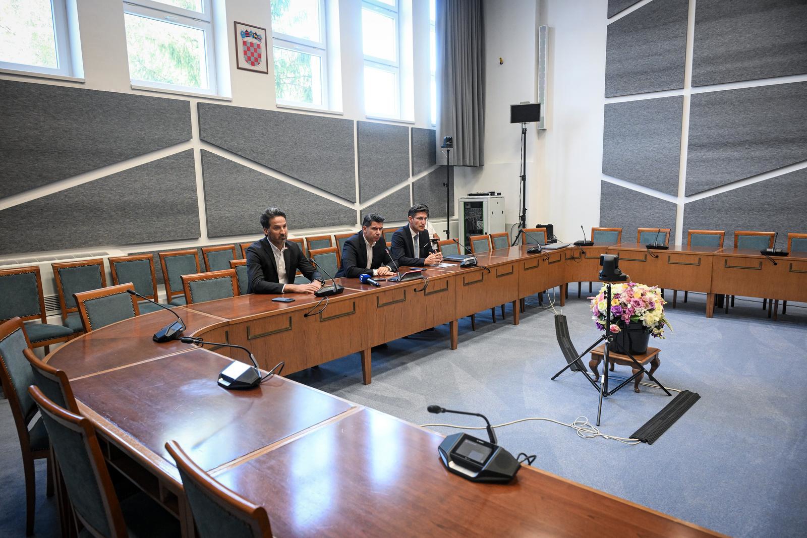Mostu nitko nije došao na sastanak o smeću iz Gospića
