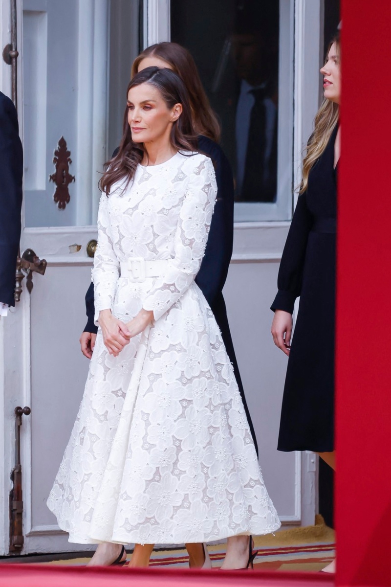 Kraljica Letizia u bijelom dočekala papu Lava XIV. u Madridu
