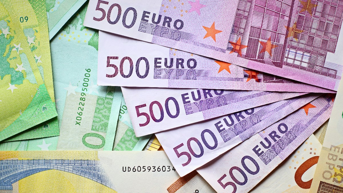 Money Budapest 40 Eur In Huf Euro Stabilises At As ECB Pauses On Rates Cut