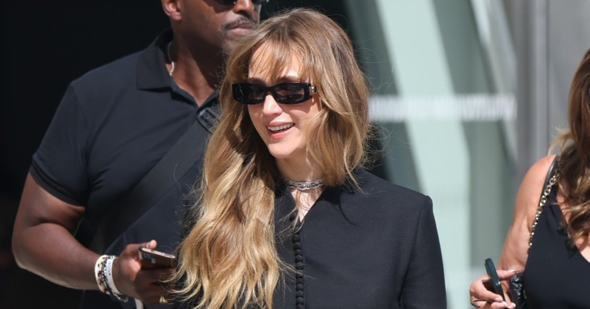 Jennifer Lawrence nosi elegantnu alternativu jakni koja je dominirala prošle jeseni