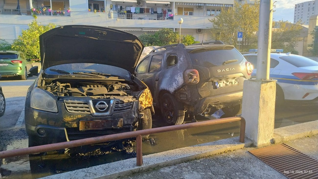 Rano jutros gorjeli automobili u Splitu, policija istražuje uzrok