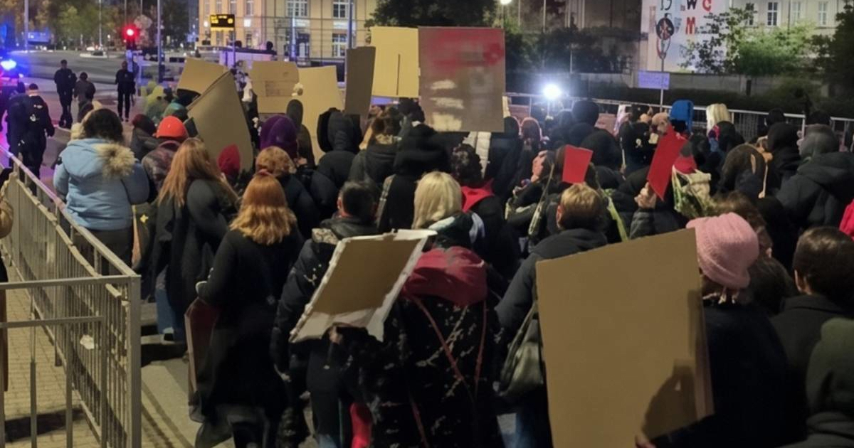 Poljska je obećala ublažiti zakon o pobačaju. Žene sad prosvjeduju