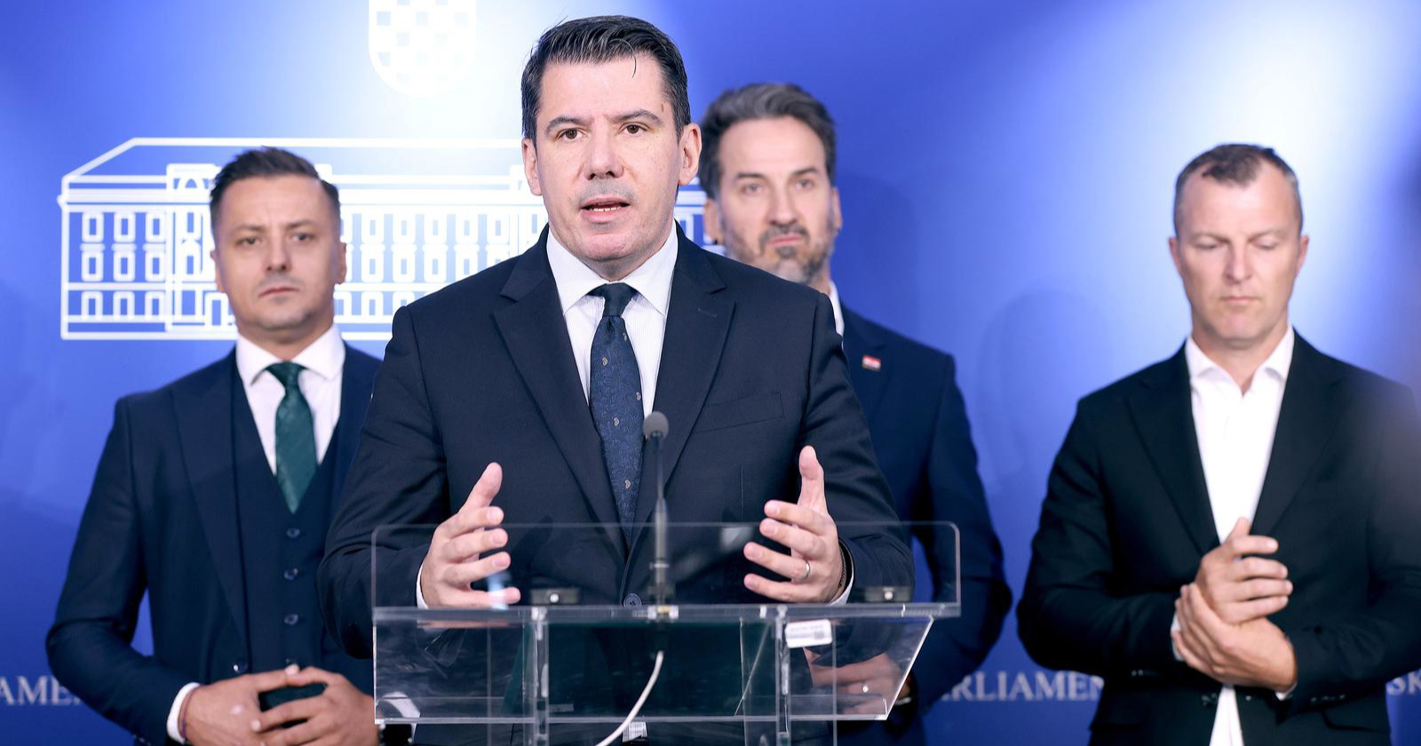 Most traži strože kontrole megafarmi peradi i zaštitu pitke vode
