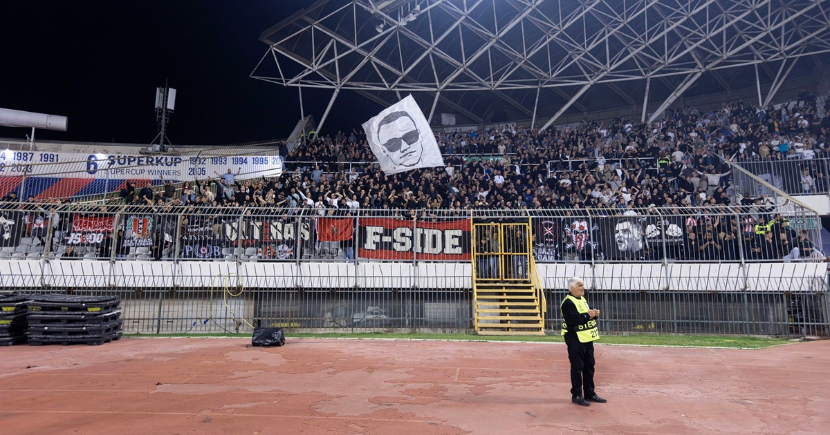 Torcida vraća navijačima Ajaxa udarne transparente, ali glavni zadržava?