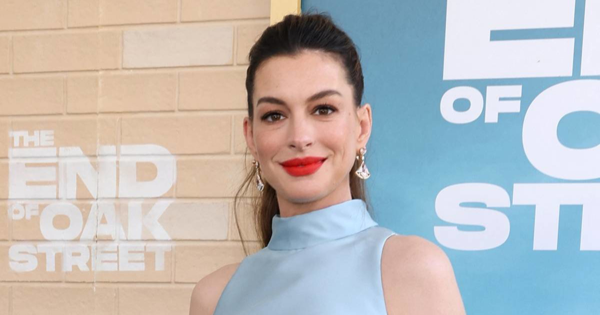 Anne Hathaway pokazala trudnički trbuh, outfit je pokrenuo raspravu na internetu