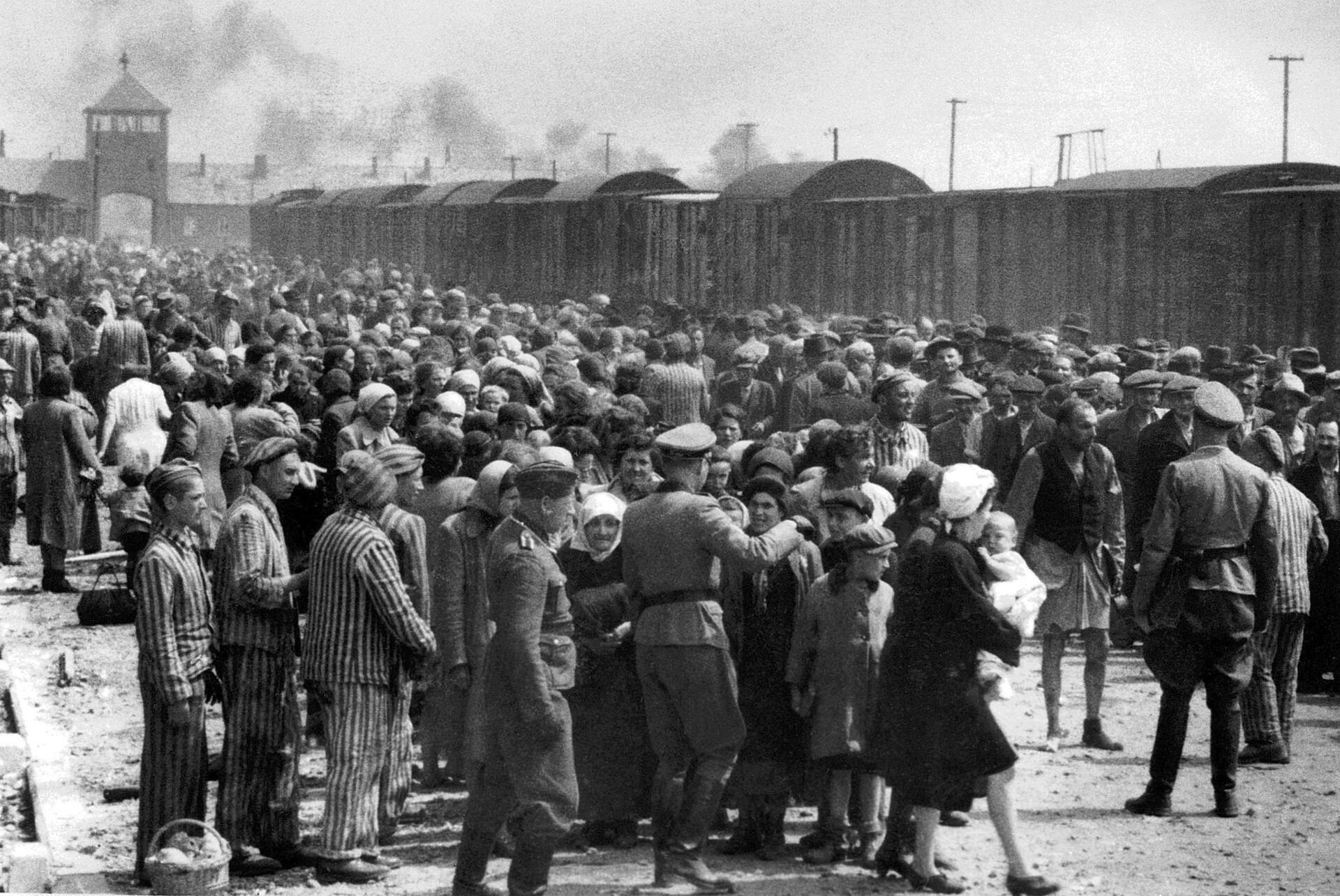 Spasio je desetke tisuća Židova od smrti. Komunisti su ga tretirali kao zvijer