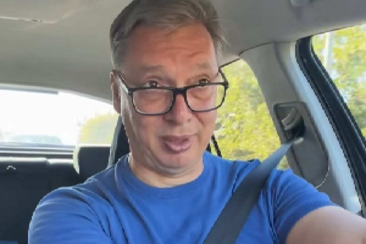 VIDEO Vučić: Pokušao sam oprati auto. Svađao sam se s crijevom i žetonima