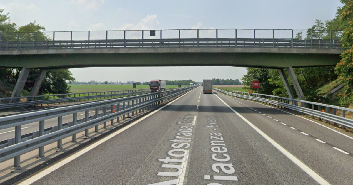 U Italiji vozili 100 km s mrtvim sinom na stražnjem sjedalu. Mislili su da spava