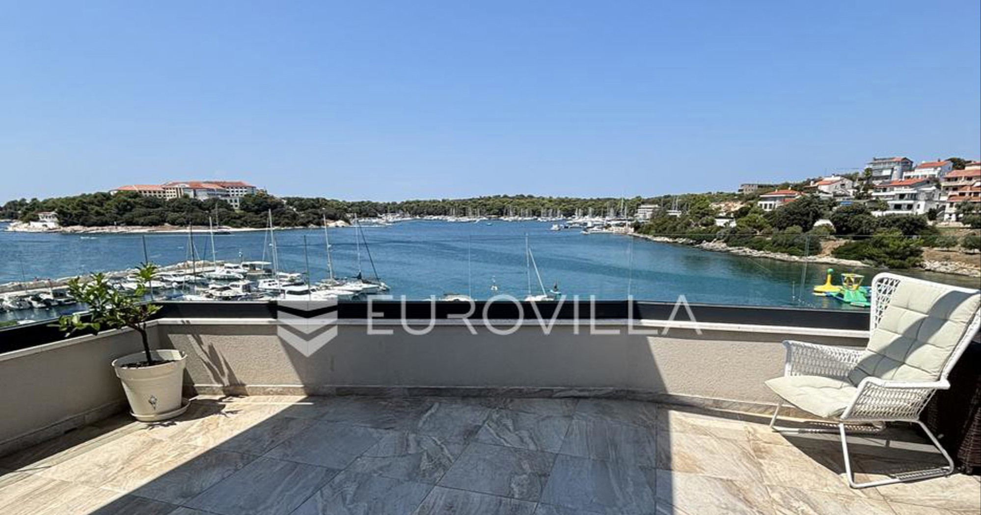 Zavirite u penthouse od 303 m² u Pješčanoj Uvali, cijena je 1.9 mil. €