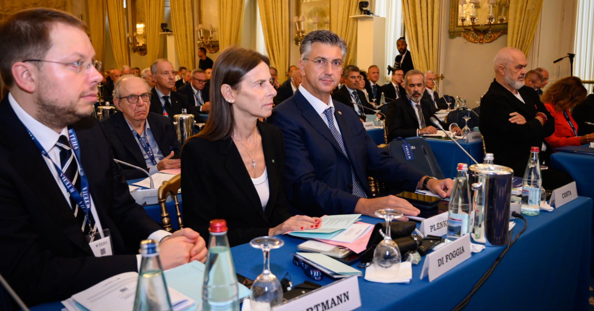 Plenković usred velikog prosvjeda objavio slike iz Italije. Pogledajte komentare