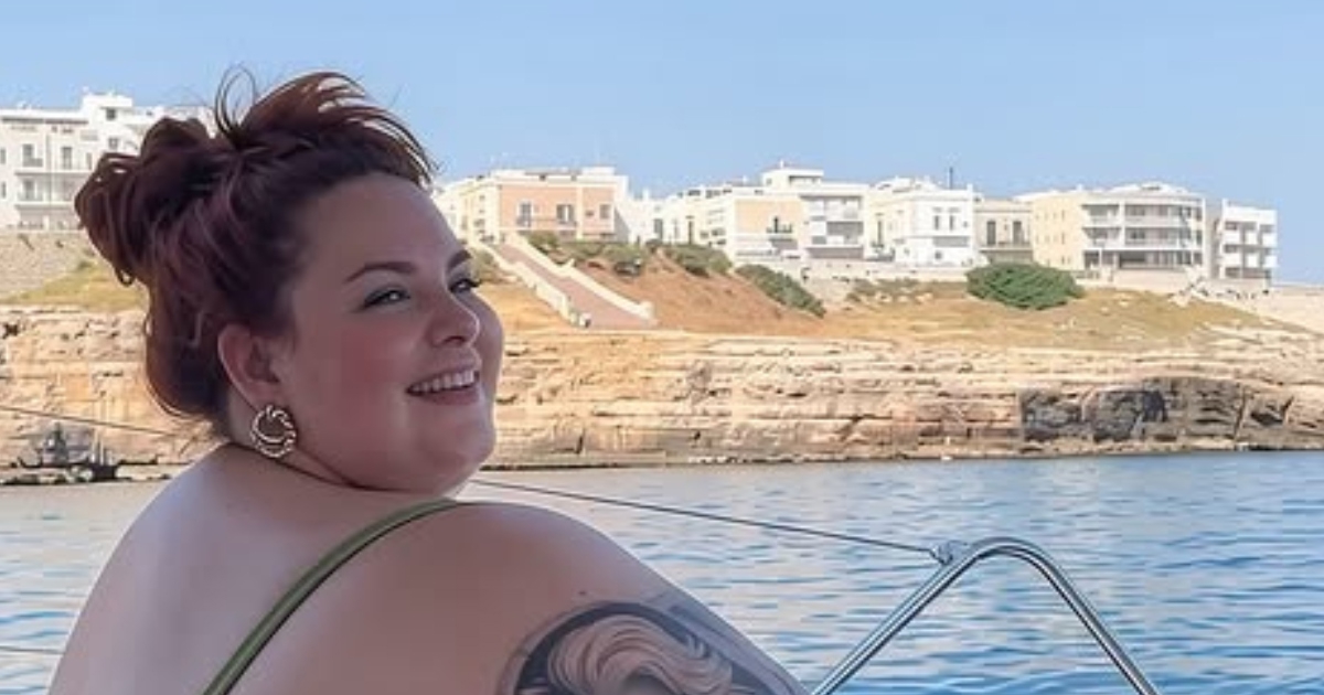 Plus-size manekenka odgovorila hejterima nakon što je objavila fotke u bikiniju