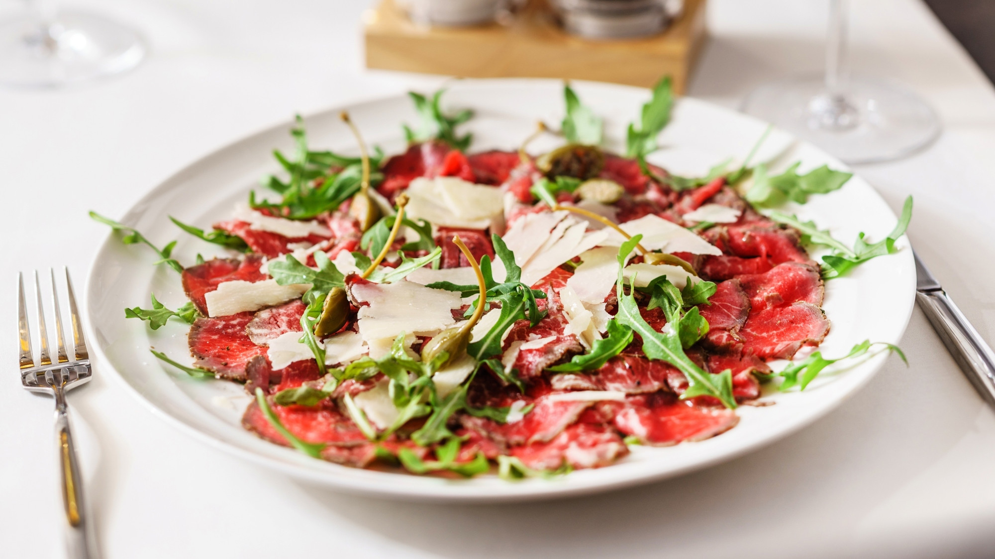 Što je zapravo carpaccio i zašto ga restorani danas rade od svega?