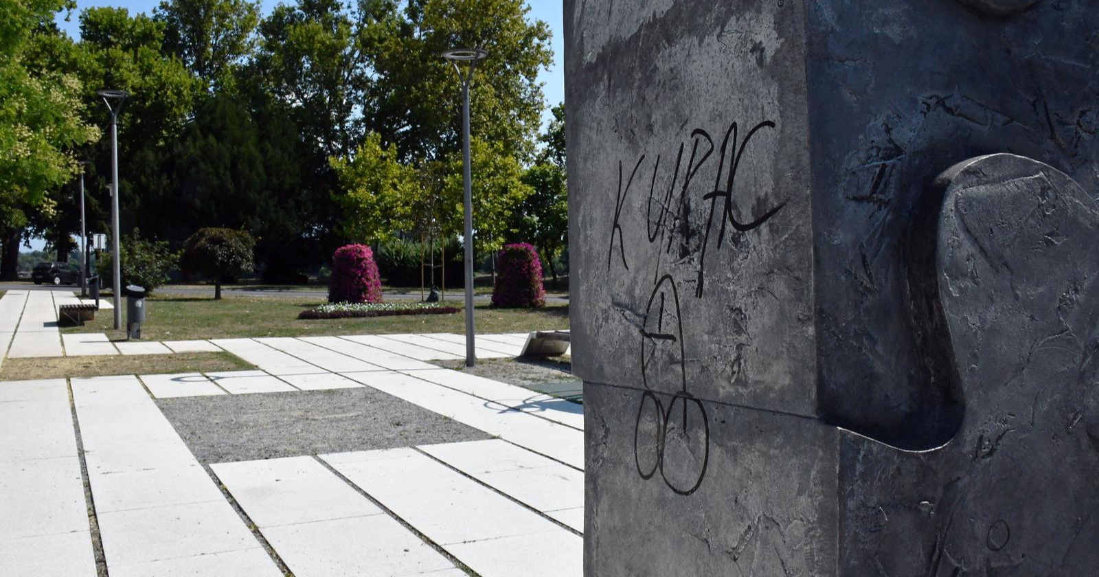 FOTO Išaran spomenik djeci poginuloj u granatiranju Slavonskog Broda