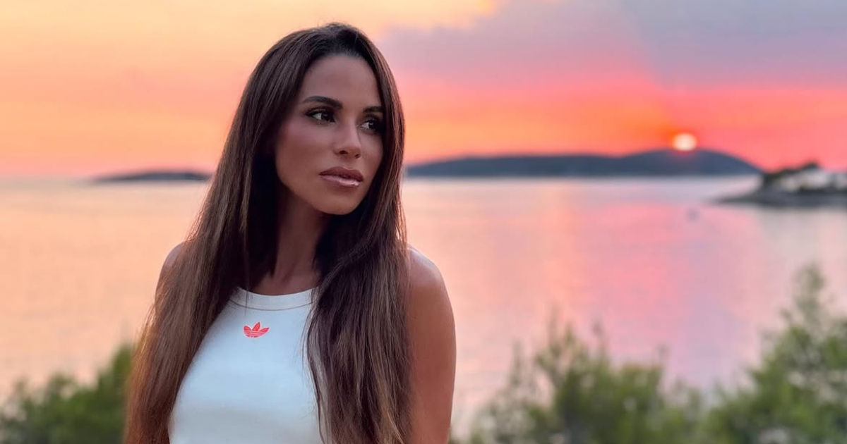 Raquel Mauri opet u Adidasu. Bijeli komplet za ljeto baš joj dobro stoji