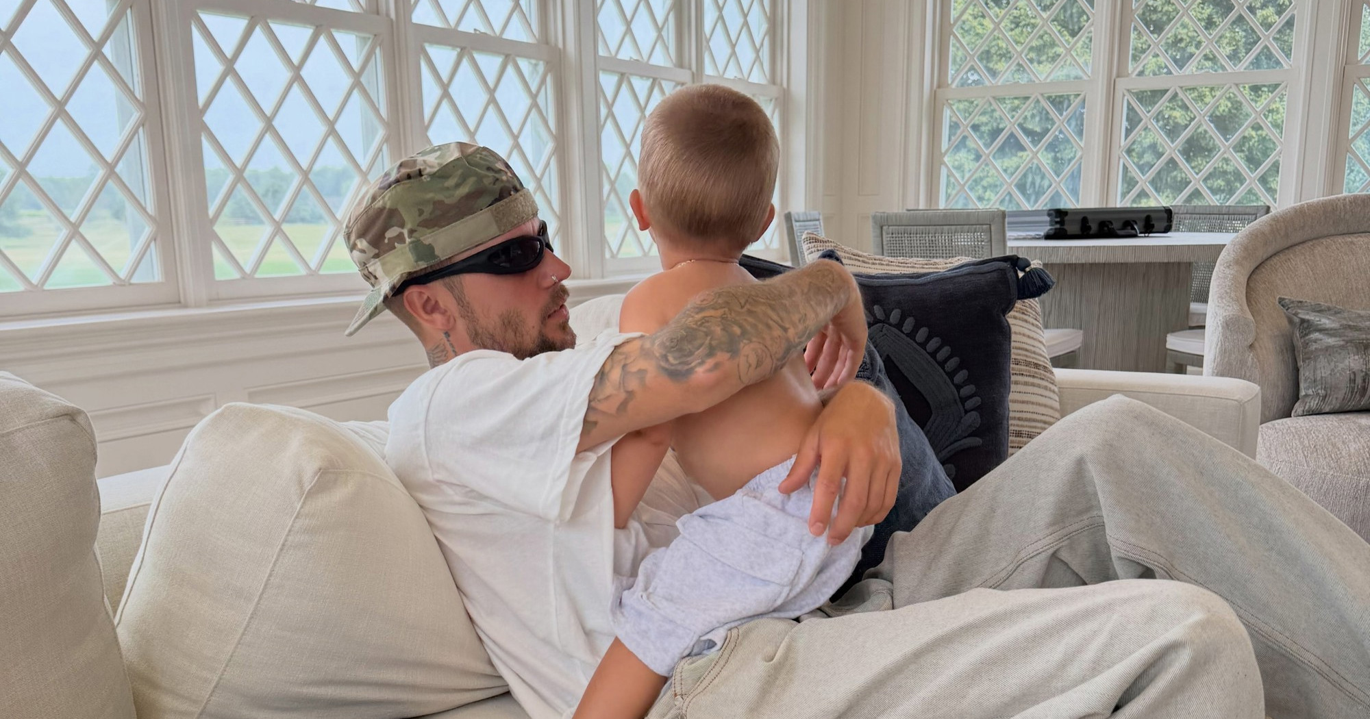 Justin Bieber podijelio nove obiteljske fotografije sa sinom i suprugom
