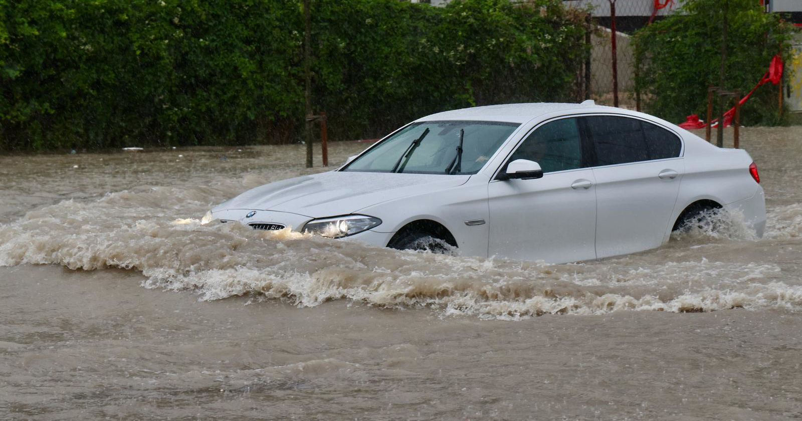 VIDEO I FOTO Jako nevrijeme pogodilo Split, ulice su pod vodom