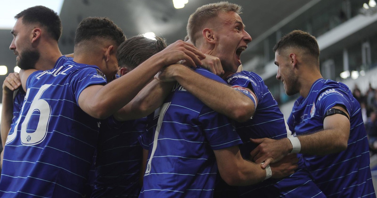 UŽIVO Stojković zabio dva gola. Navijači Dinama gađali Dantasa