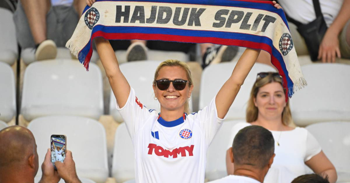 FOTO Hajdukove navijačice privukle pažnju na Poljudu