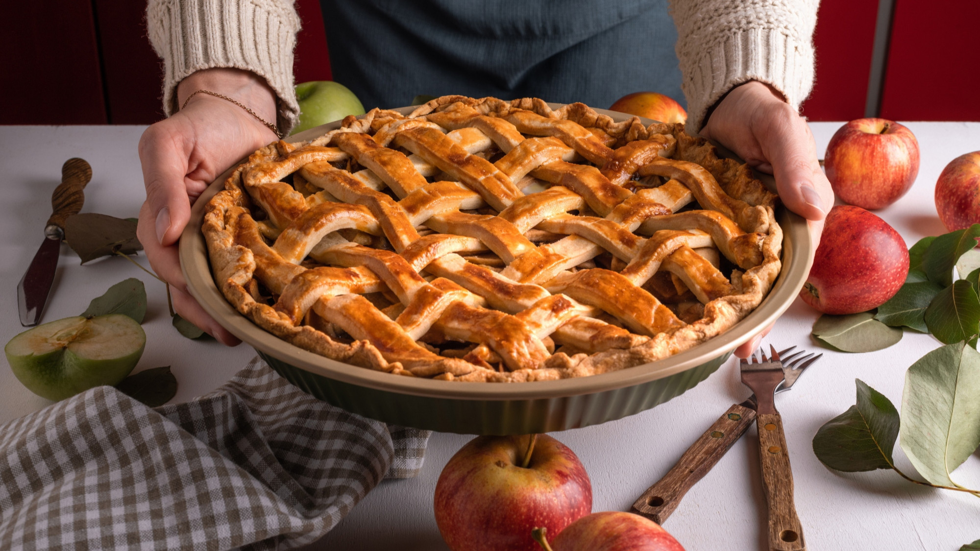 Znate one mrežaste američke pite? Naučite kako se ustvari ta kora radi