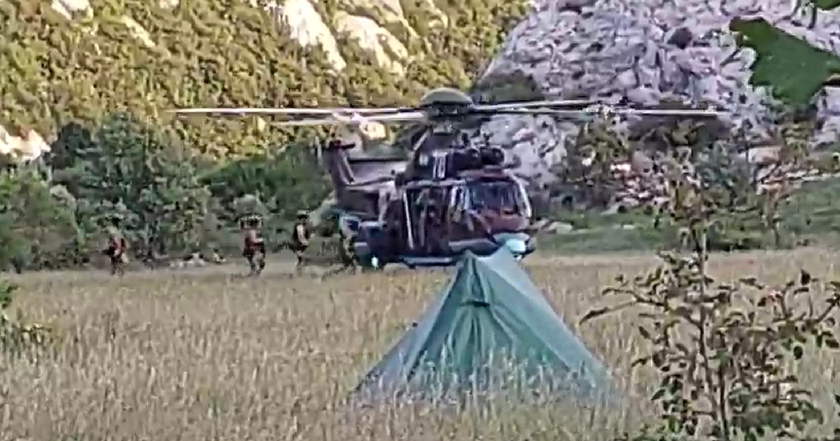 Bugarski vojni helikopter sletio usred Parka prirode Velebit. MORH: Provodila se obuka