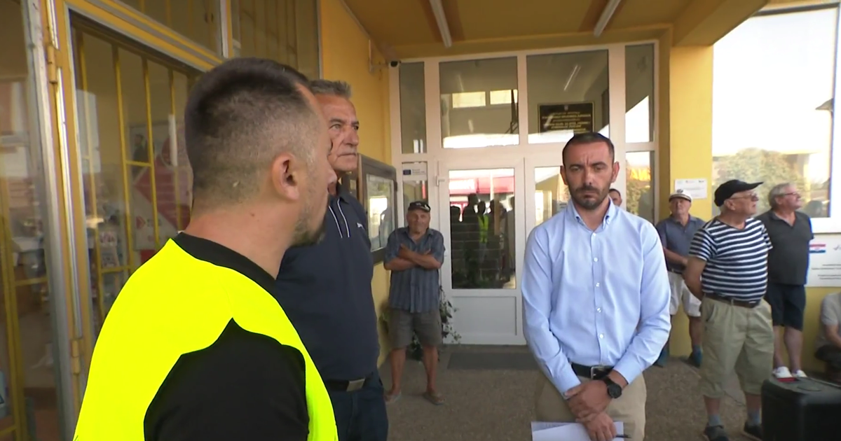 Prosvjed u Slavoniji zbog cijena odvoza smeća. Izviždali HDZ-ova načelnika