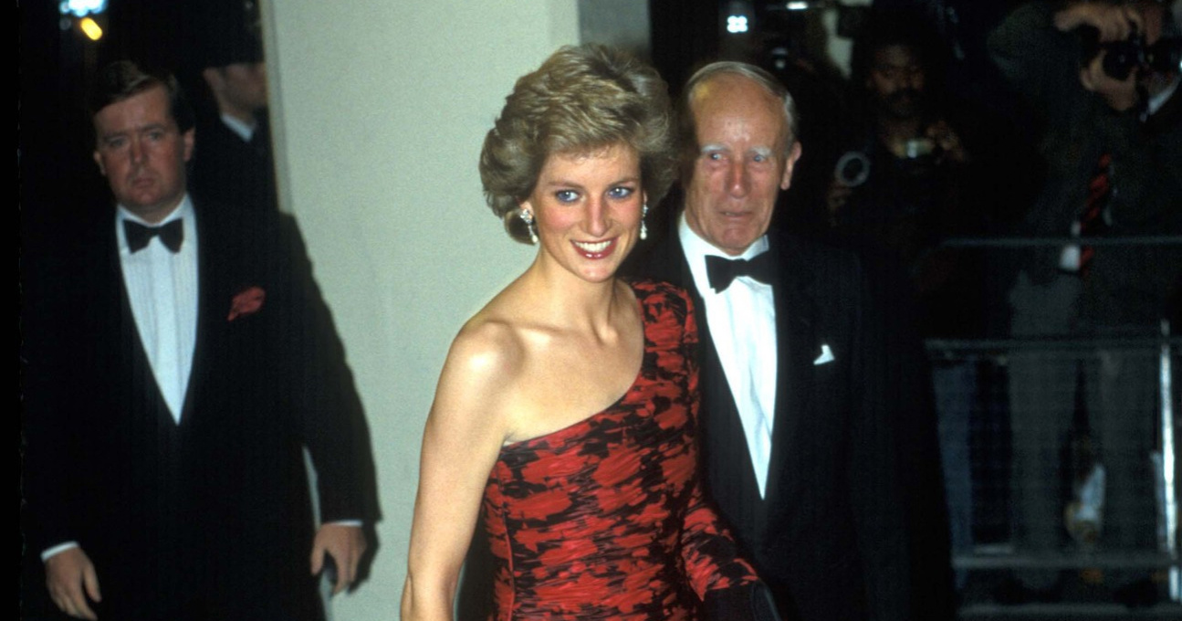 Bivši kraljevski tajnik: Diana je noću šetala i davala novac seksualnim radnicama