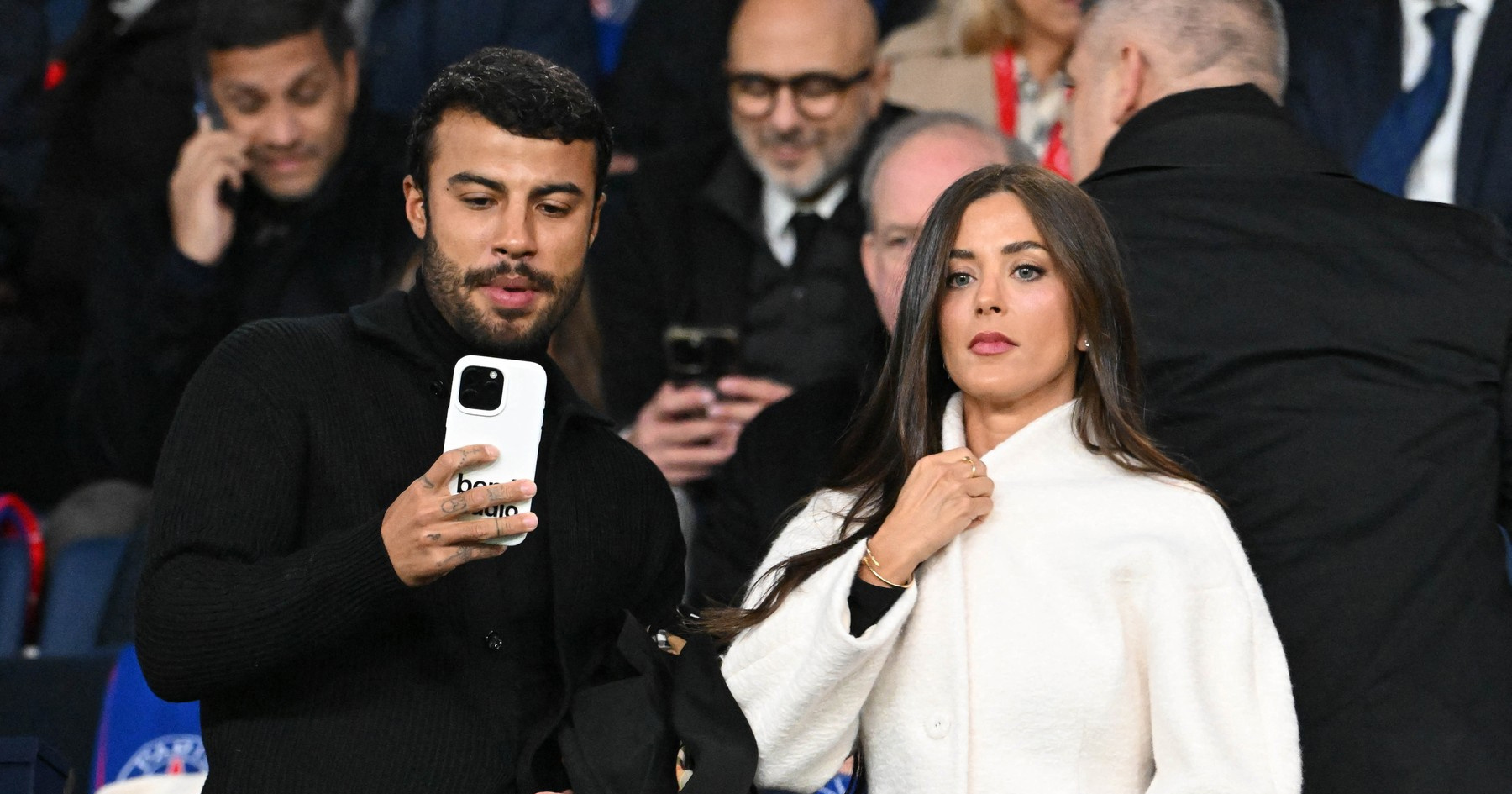 Rafinha sa suprugom Bertom Prats pratio utakmicu, na tribinama bio i Lenny Kravitz