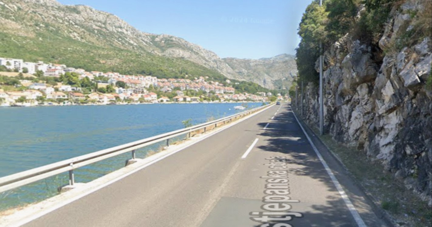 Mladić kod Dubrovnika bježao policiji pa motociklom sletio u more. Preminuo je