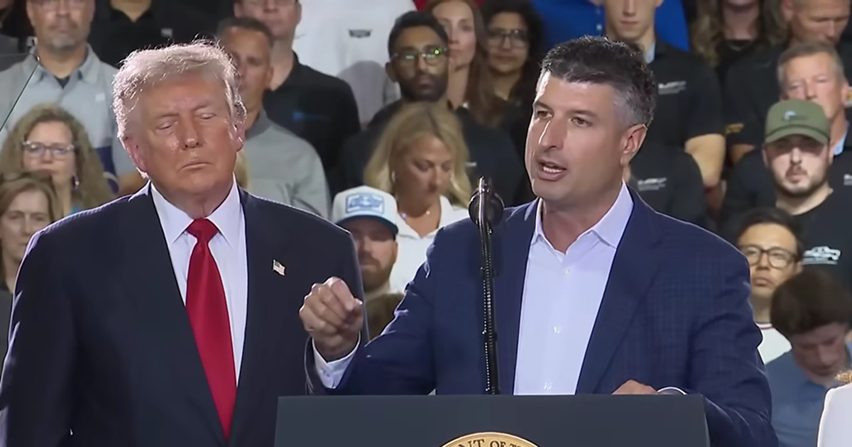 Trump podržao republikanca koji je glasao protiv njega oko Irana