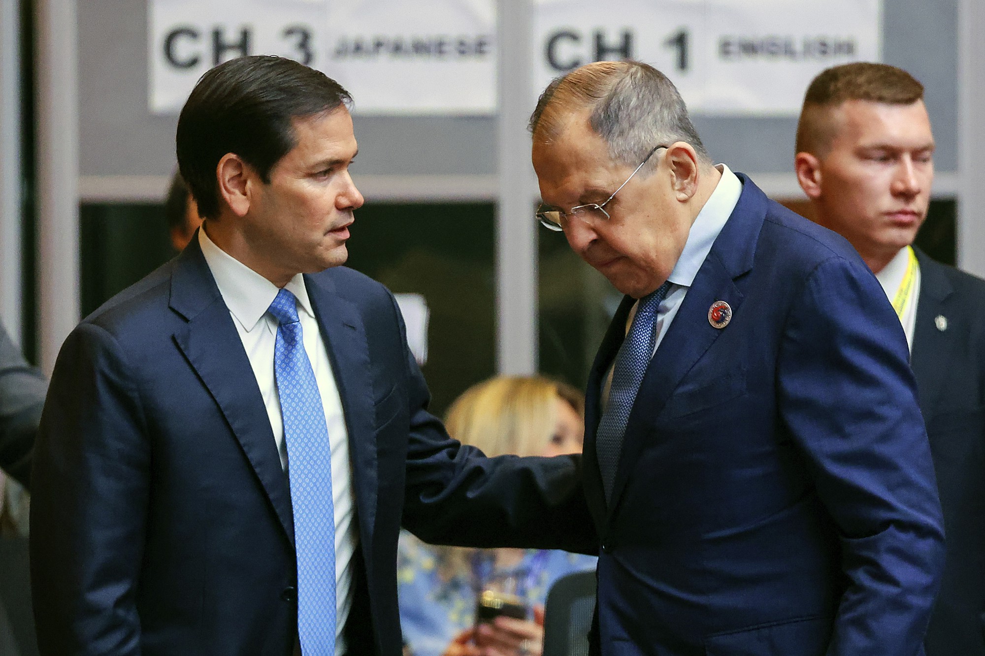 Lavrov Rubiju: Neprihvatljivo da i dalje šaljete oružje Ukrajini