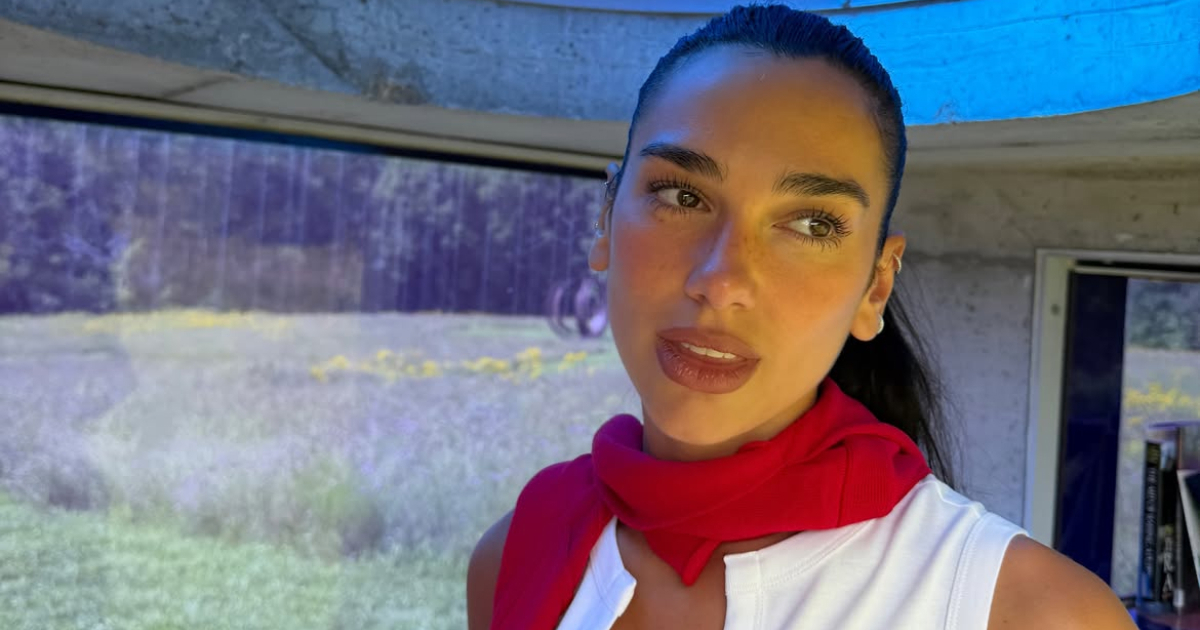 Dua Lipa proslavila rođendan u chic izdanju, jedan detalj posebno se istaknuo