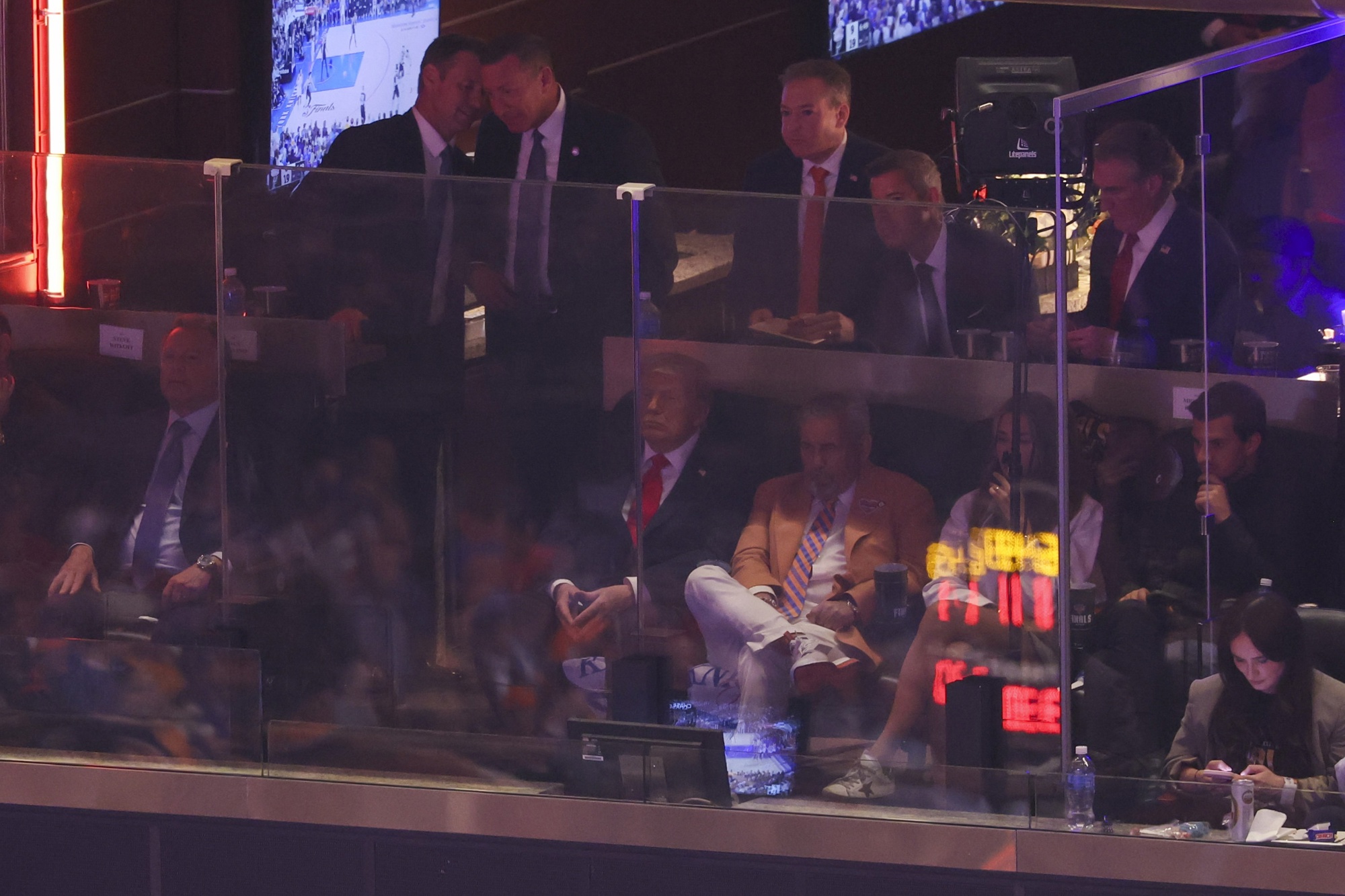 VIDEO Trump izviždan na finalu NBA lige u New York