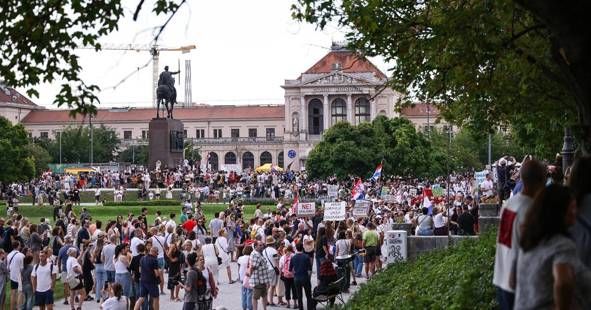 VELIKA GALERIJA Deseci tisuća ljudi preplavili centar Zagreba na prosvjedu za Liku