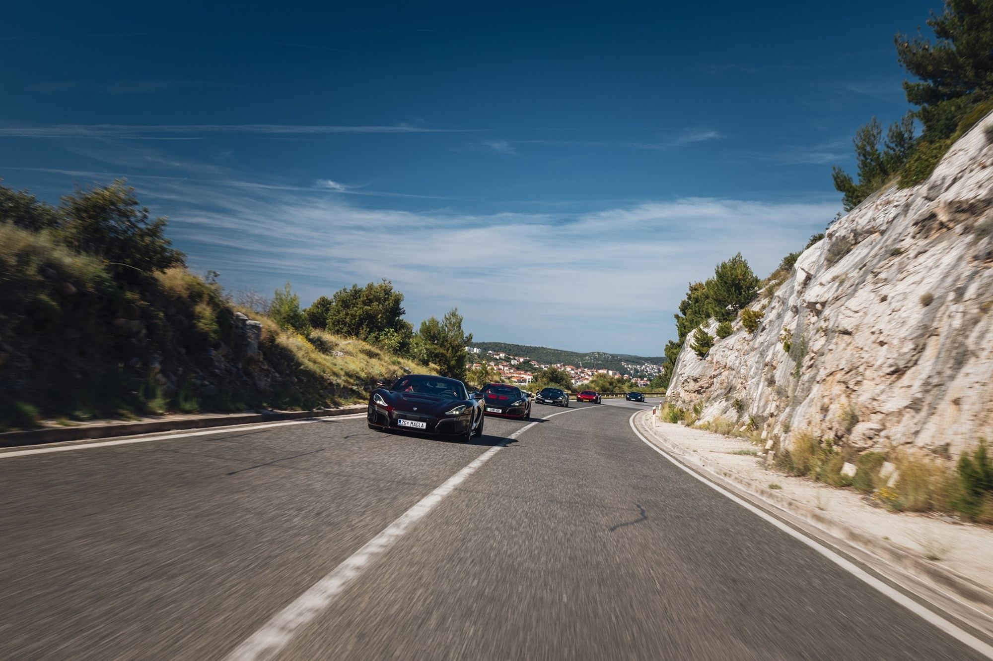 Vlasnici 10 Rimac Nevera iz cijelog svijeta na turneji duž D