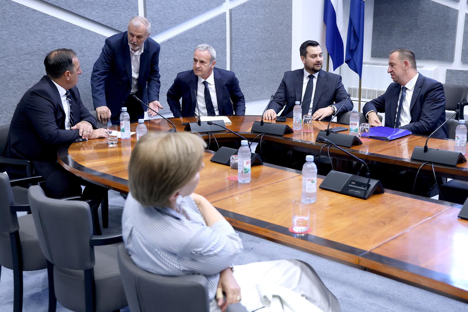 Saborski odbori odbili sve Milanovićeve prijedloge o Gospiću