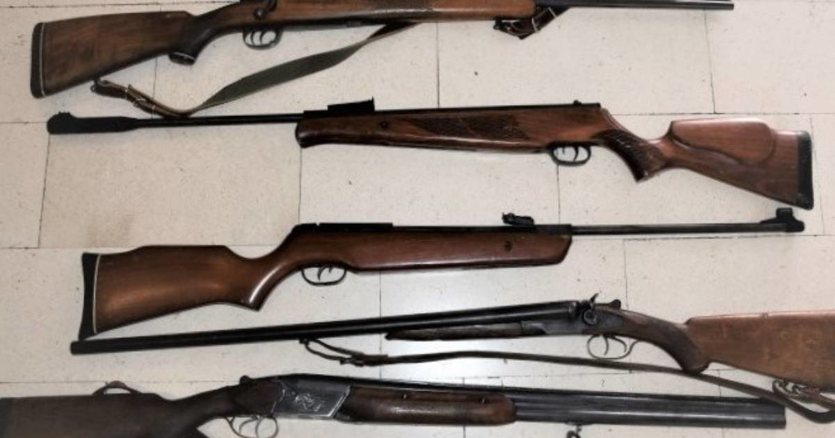 U kući na Braču policija pronašla marihuanu i četiri puške