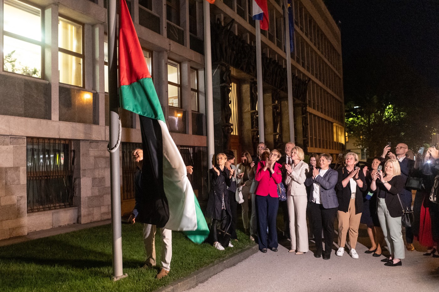 Nova slovenska vlada uklonila palestinsku zastavu, Izrael otvara veleposlanstvo